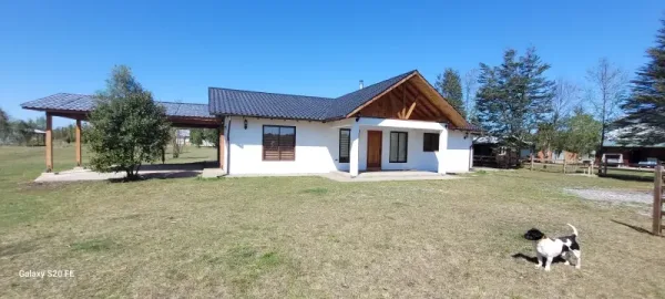 Parcela de 5.000 m² con casa de 208 m² en El Sauce, Villarrica