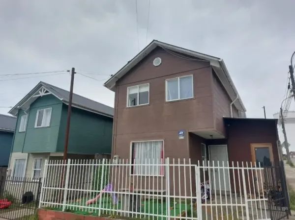 Casa en venta en Parque Villarrica, entrada de la Segunda Faja, con 3 dormitorios
