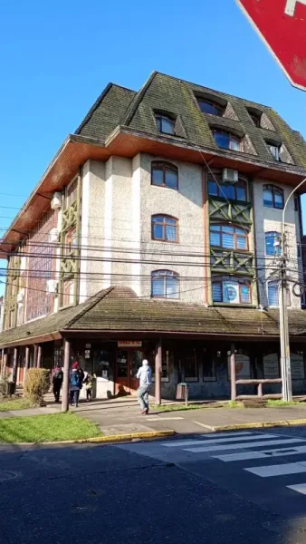 Oficina de 40 m² en el Edificio Pehuén, Villarrica, con dos privados y baño