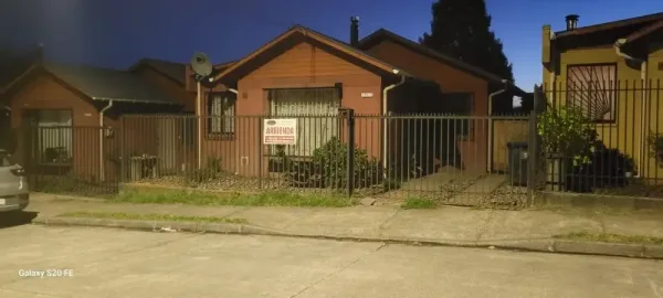 Casa en arriendo en Los Altos de Villarrica, con 3 dormitorios y 2 baños