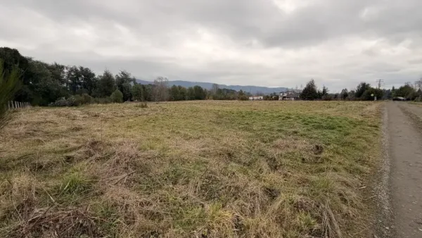 Parcela de 5.000 m² en condominio Don Enrique, Villarrica, con agua y luz a 5 km del centro