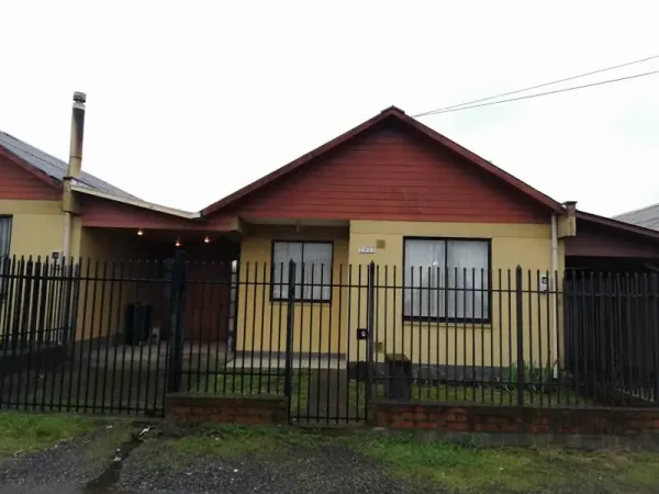 Casa en arriendo por año corrido en Villarrica, con 3 dormitorios